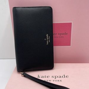 Kate Spade Medium Clutch Wallet Wristlet Black Leather WLR00581